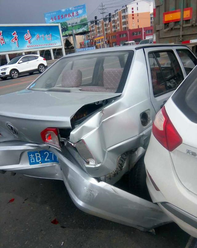 买新车上全险？交警：没啥用纯属给保险公司送钱！买这4种就对了