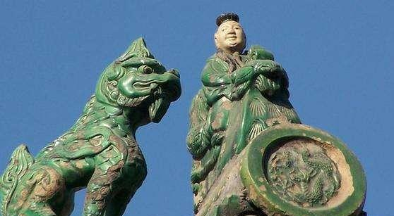 “骑凤仙人”的三大民间传说, 故宫房顶的“骑凤仙人”是何人物