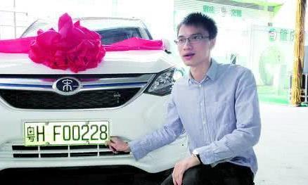 汽车限购取消？看到限行政策车主哭了：买了车也没法开