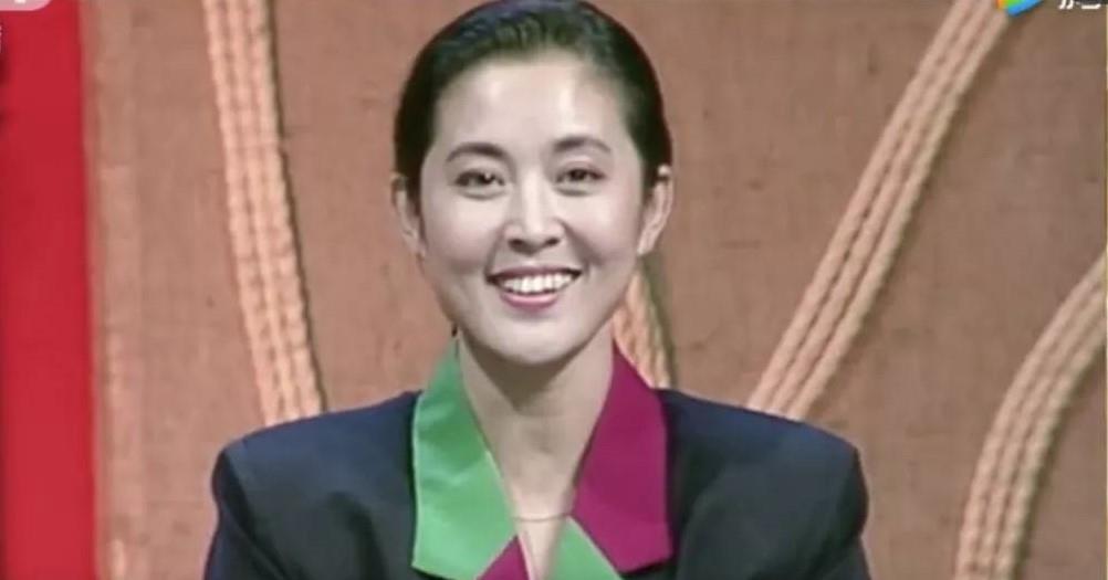 春晚女主持大盘点，董卿再度缺席令人惋惜，而她竟也主持过春晚