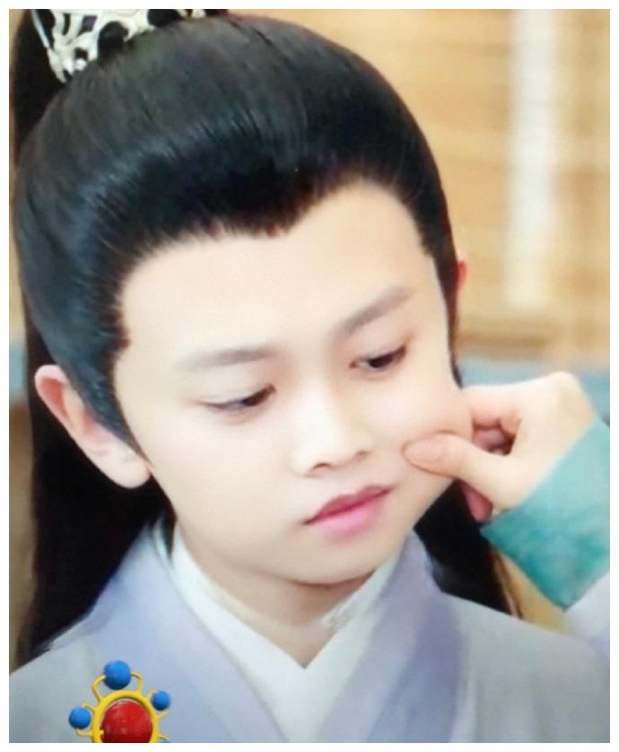 "宝宝滤镜"下的任嘉伦,这才是真正的陆八岁,粉丝:太可爱了!