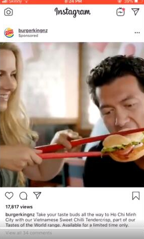 美国汉堡王新广告用筷子吃汉堡，被批嘲笑亚洲人，引起网友愤怒