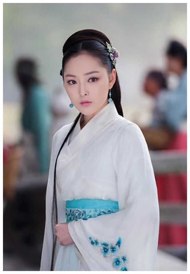 《丑女无敌》红极一时的她，年仅26岁已离世，4年无人悼念！