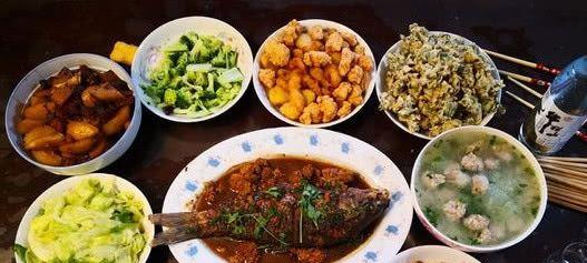 四桌美食你最想吃哪桌?测一测你的强迫指数有多高