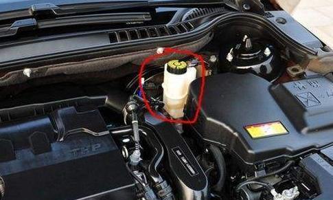 保养只要换机油就行了？老司机：别傻了，这4个零件不换等于白做