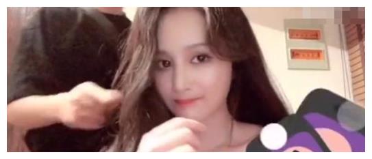 赵本山女儿近照曝光，为拍戏狂瘦50斤，大方承认鼻子整容