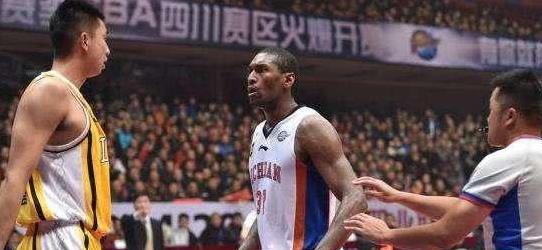 硬汉变软蛋！斯塔德迈尔、法里埃德相继离开CBA！