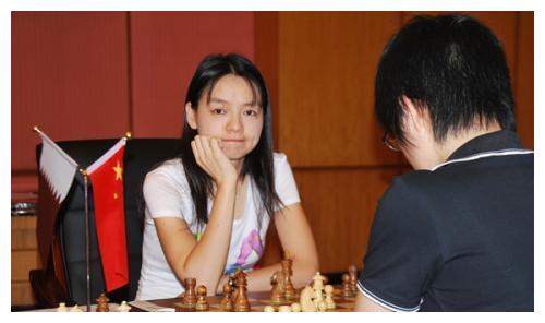 不顾父母反对嫁到中东的美女棋后诸宸，如今懊悔不已，有家难回