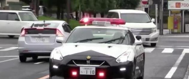 各个国家豪华警车秀!日本用GTR,迪拜用超跑