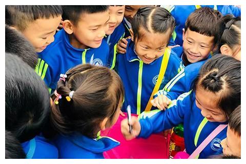 吉林市万信九年制学校小学部一年级开展研学活