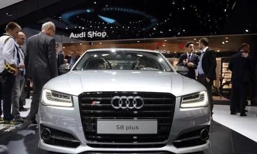 V10发动机加持，零百5.1S，空气悬挂+四驱，这才是奥迪的