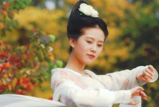 刘诗诗:古装造型美得让人认不出,吴奇隆真幸福