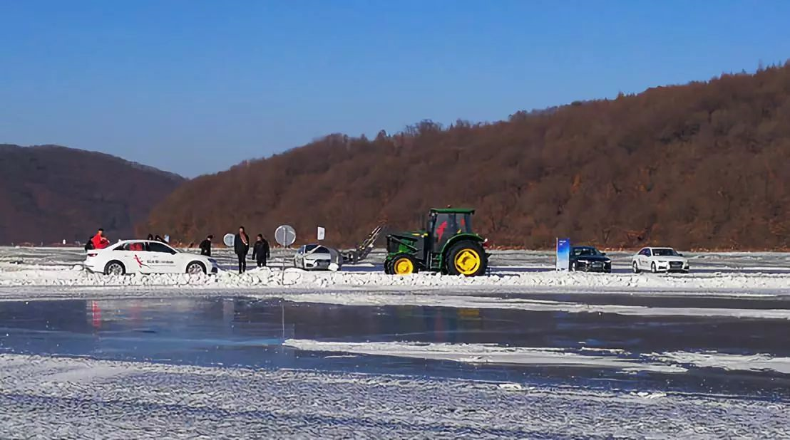 冰雪驾控哪家强？37.5度的滑雪跳台敢不敢试一下