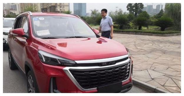 北汽全新suv现身，终于换掉“猪鼻子”车标，车友：不火算我输