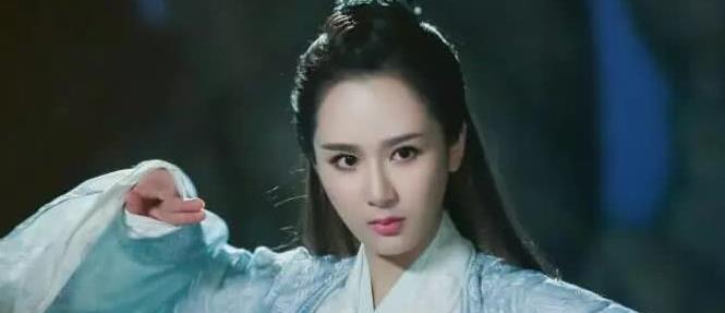 杨紫现身整形美容医院被拍，这是去“修补”了！