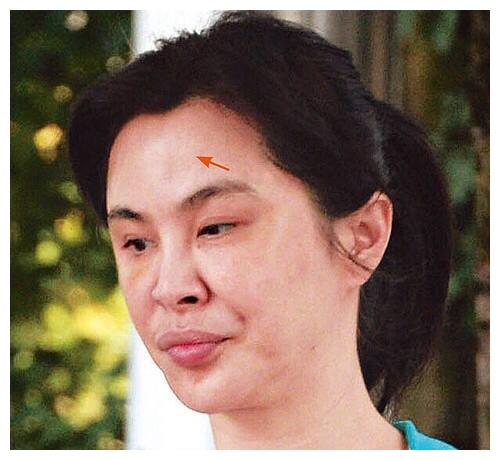 51岁王祖贤近照曝光,面容老态变形显狰狞,过成了这般凄凉!