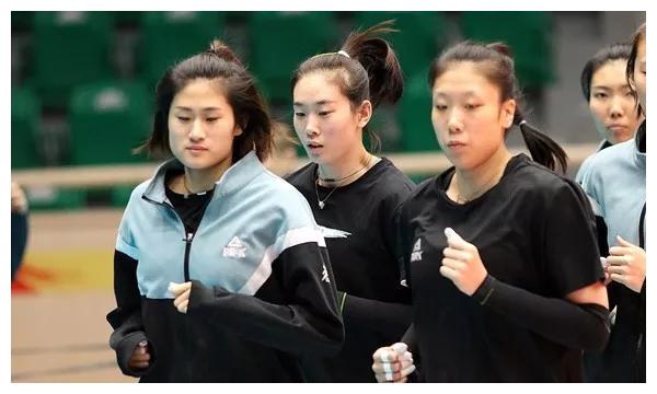 「直播女排」半决赛开启，津京再对话，天津女排欲拿半决赛开门红