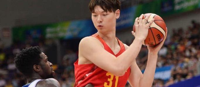 王哲林接班易建联？卖掉全部股份引起各方猜测！北京队也将加入