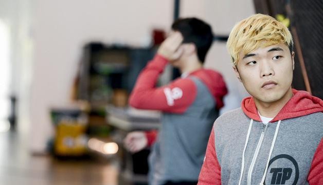 LOL: 盘点S3-S8各个赛季的最强上单选手, 只有