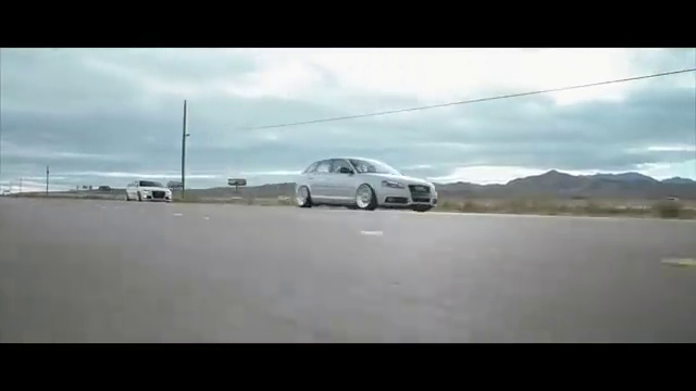 一排漂亮的小跑车，真想拥有一辆