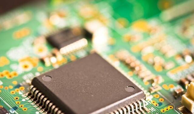 如果高通和英特尔停止出口,中国芯片路在何方