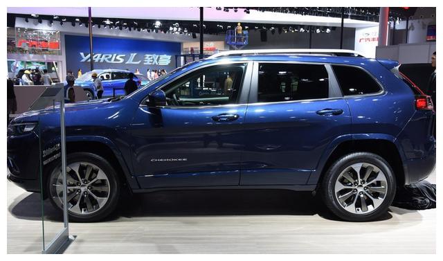新款JEEP自由光亮相,成为重量级硬派SUV,价格仅18万起!