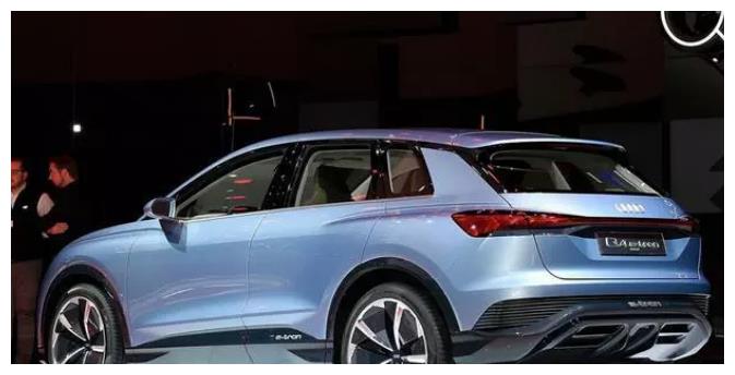 奥迪新能源SUV,Q4媲美奔驰EQC,内饰太前卫了