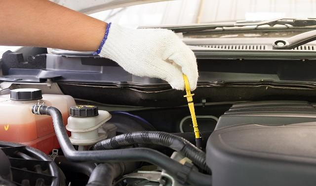 5000公里换次机油“太扯”？老司机：这都不懂，嫌车报废不够快？