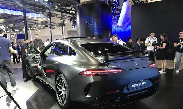 四门AMGGT63S和保时捷Panamer谁更有个性？