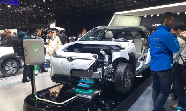 开一年纯电车能比燃油车省多少钱？老司机来给你算一笔账