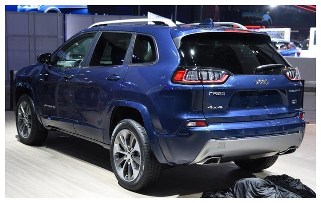 新款JEEP自由光亮相,成为重量级硬派SUV,价格仅18万起!