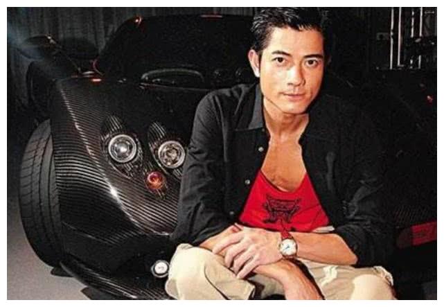 郭富城的帕加尼,家里车位已经停满,郭天王把它停在哪?