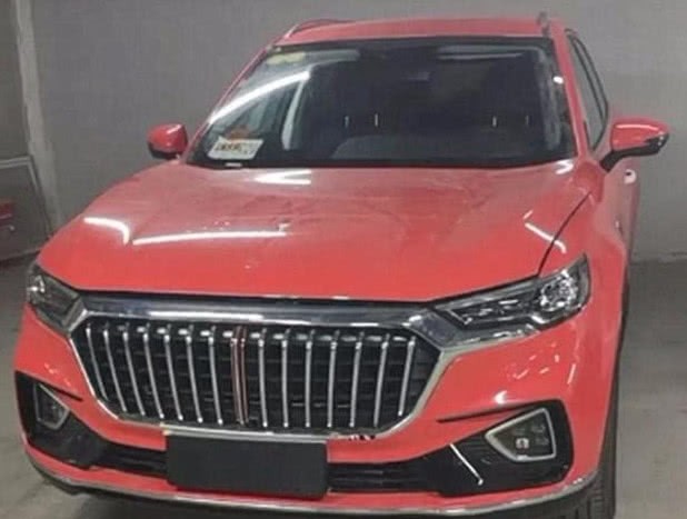 全国首台红旗HS5到店，“中国红”很养眼，车友：要大火特火！