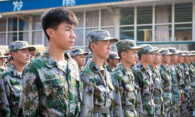 河南彰德:安阳v高中高中新生重点入校,开启军训第一课高一滑县中学图片