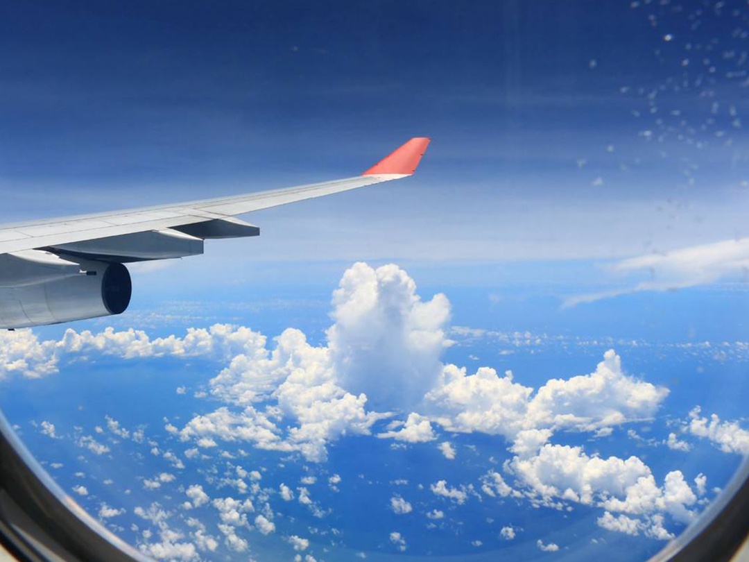 1 / 6 如果你要国际旅行,跨个太平洋的话,无疑只能乘坐飞机.