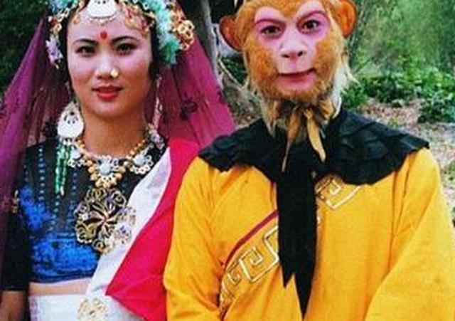 看六小龄童是如何秀恩爱的！没想到咱们的“猴嫂”是西游记里的她