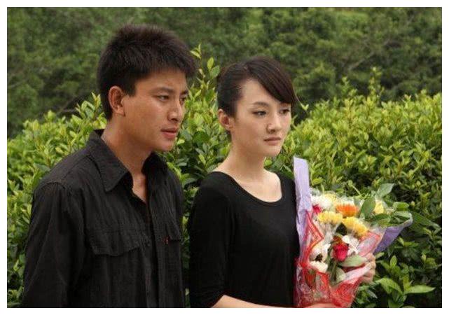 衣珊还演了《壮士出川》的上尉葛薇,一身军装,十分好看.