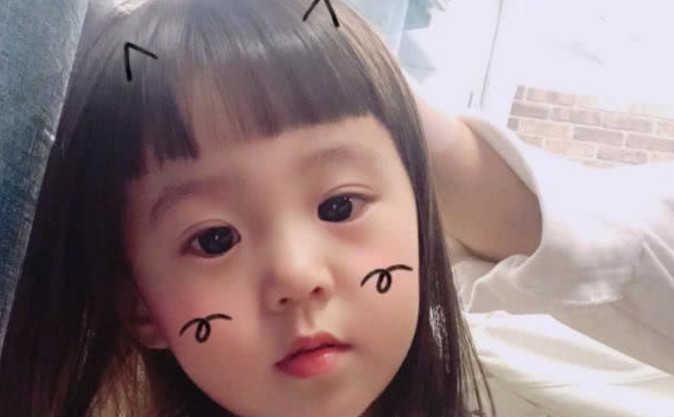 林心如女儿近照晒出,全部继承父母高颜值