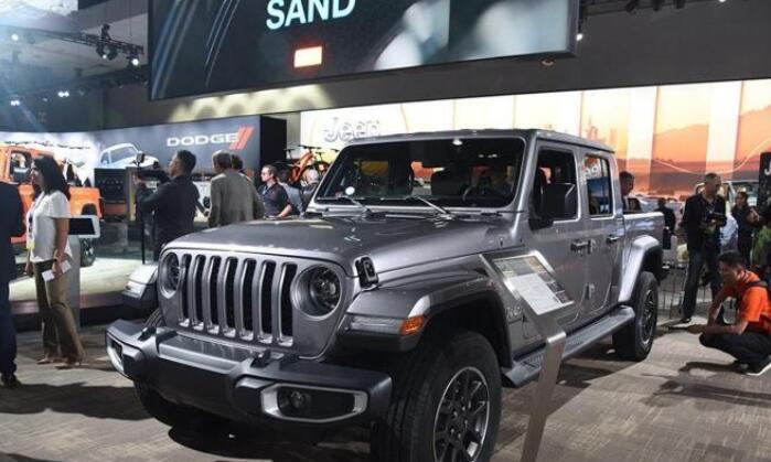 吉普“领头羊”推新款，轴距3.5米，V6配四驱，可当移动房车