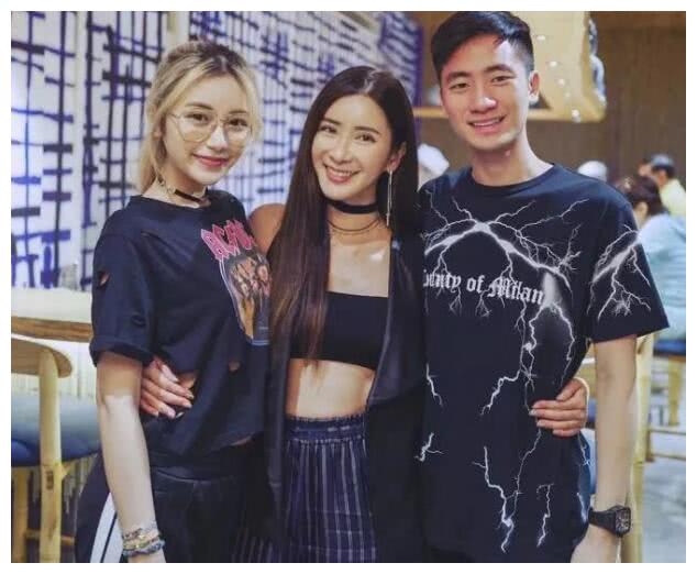 新加坡第一名媛蔡欣颖晒私人飞机秀长腿,与女儿同框似