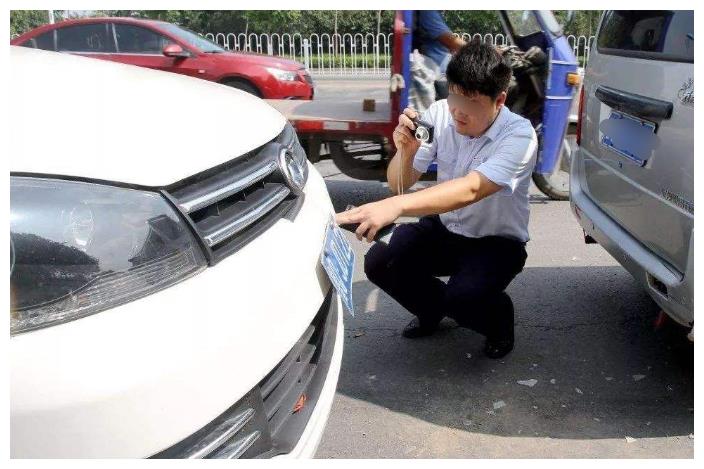 交警提醒：买车险一定不能少了它，不然买再多的三者险都白瞎！