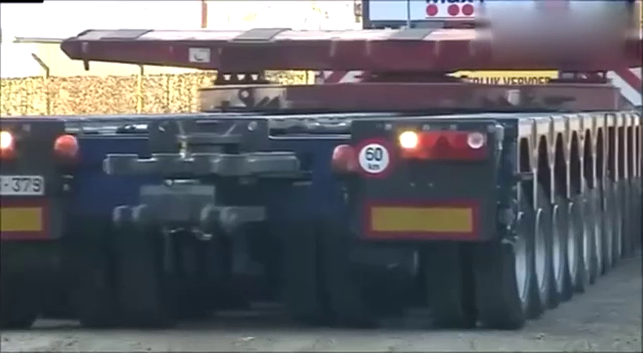 世界上最长的运输卡车,我的天这怎么转弯啊