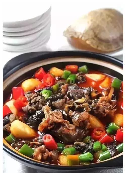 美食推荐苦瓜红烧肉马蹄草龟煲腰果炒鸡孜椒面筋桂鱼