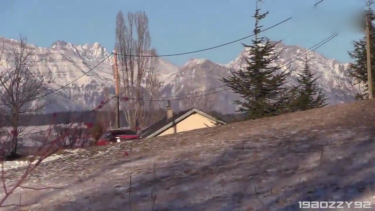 姿态真不错 雪铁龙WRC赛车精彩实录