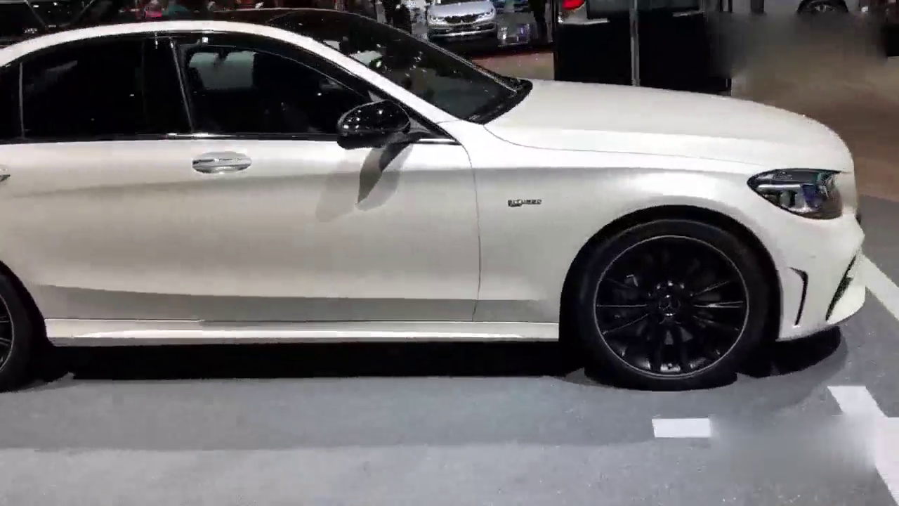 2019款奔驰AMG C43亮相日内瓦车展，外观与内饰实拍