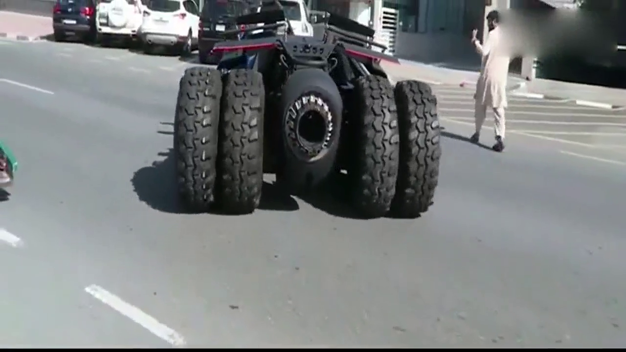 让你见识一下什么叫真正的跑车，在它面前法拉力不过是块废铁