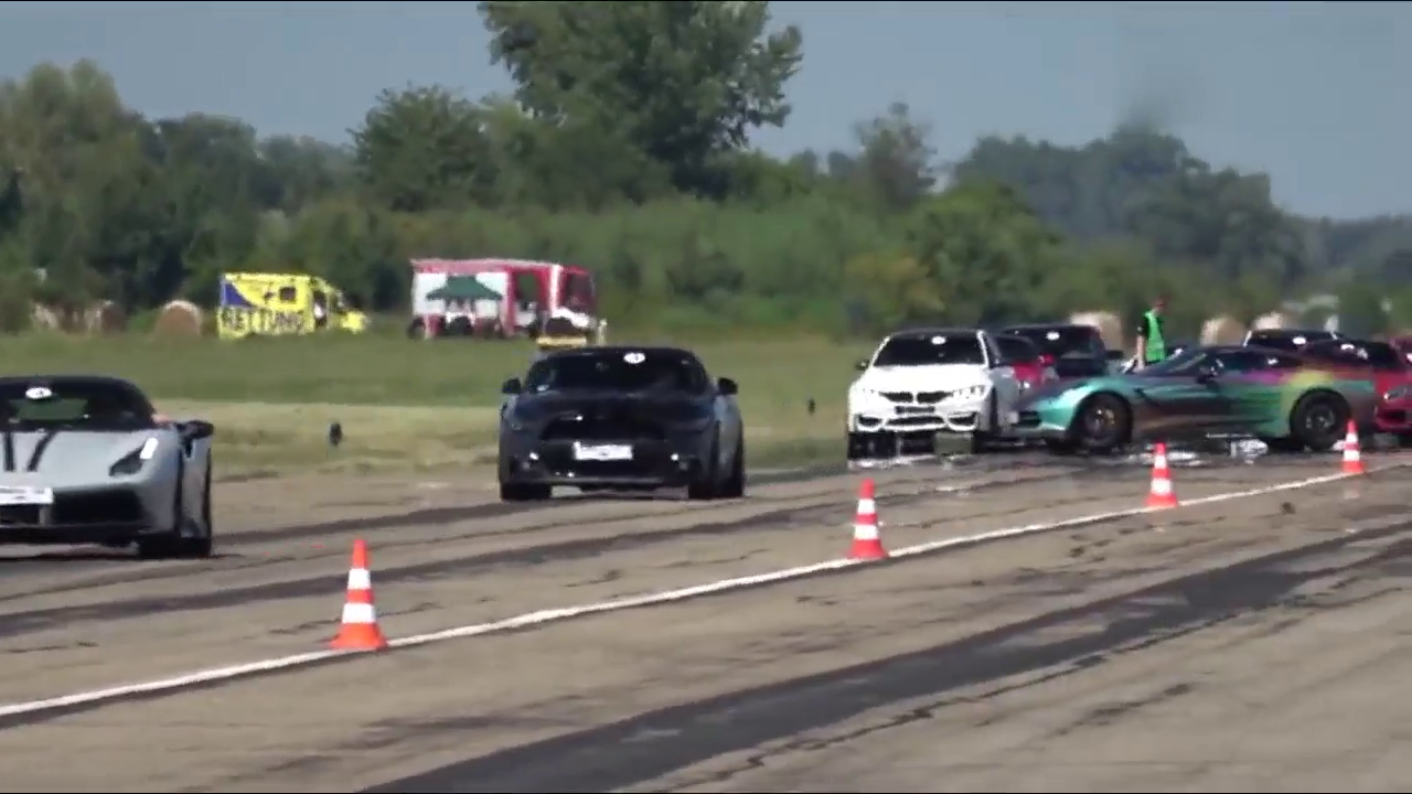 保时捷车主太嘚瑟，上场就来了个麋鹿机动，后边跑车都不跟它走了