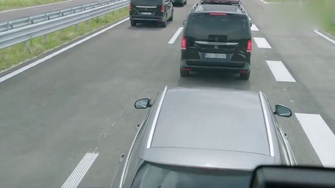 为什么奔驰卡车卖几百万？看完我明白了！