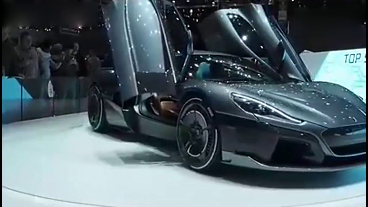 这就是不到2秒破百的电动超跑确实和其他超级跑车不一样