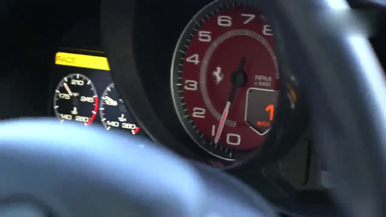 真实法拉利458车主讲诉 这辆跑车加速背会疼！